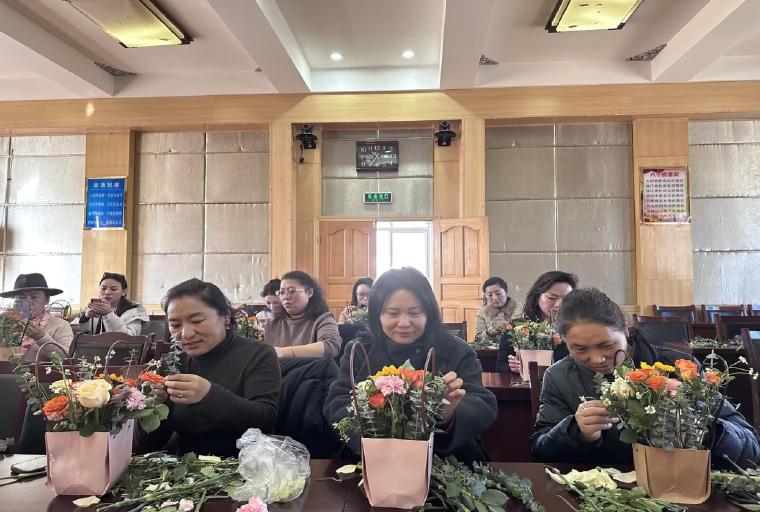 20260309 台三八妇女节主题插花活动简报.jpg